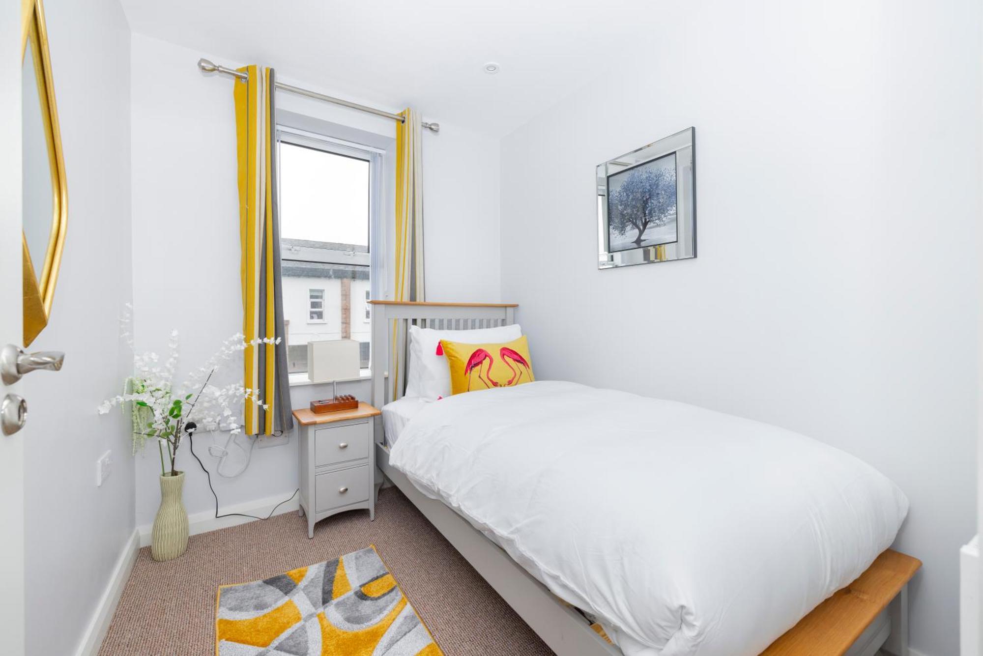 Modern 2 Bed Apartment Enniskillen Exterior photo